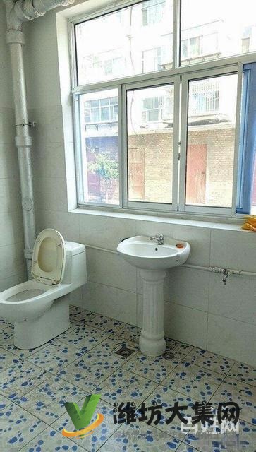 濰州路佳樂家對面 恒祥小區(qū) 1樓帶院子外開門