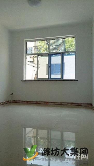 濰州路佳樂家對面 恒祥小區(qū) 1樓帶院子外開門