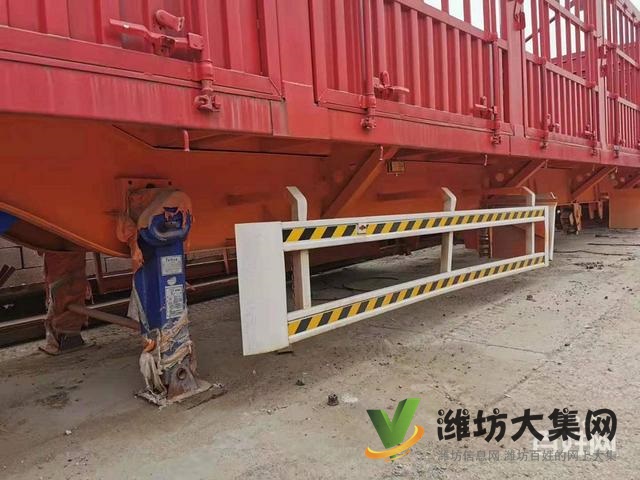 低價轉(zhuǎn)讓13米60高二手標(biāo)箱側(cè)翻半掛車,原車手續(xù),