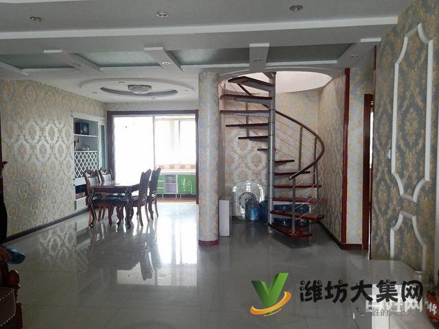 市北區(qū)好房 頂層復式 230平 六室四廳三衛(wèi)精裝未