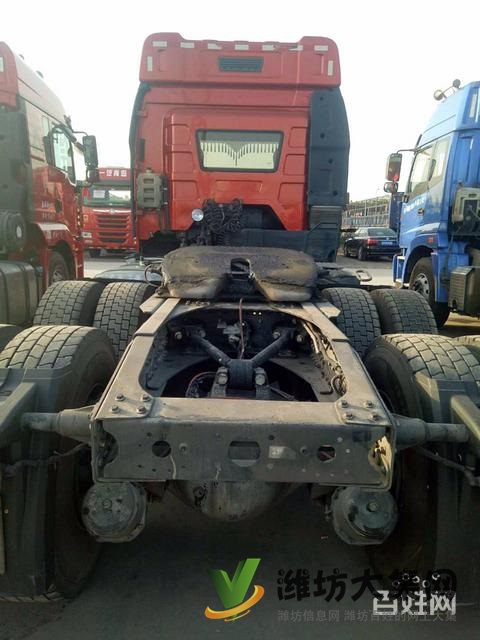 17年二手一汽解放牽引車國五雙驅(qū)輕體420馬力