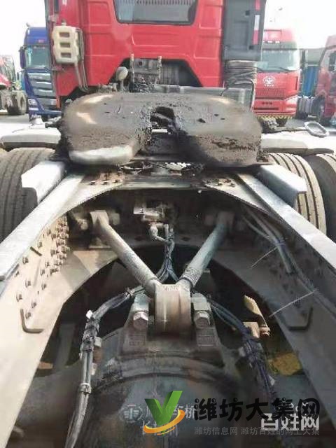 17年國五 500馬力 雙驅(qū)輕體二手解放牽引車