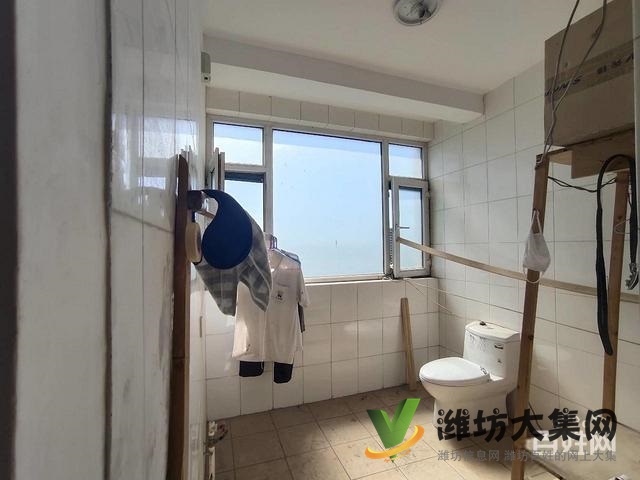 東方太陽(yáng)城電梯房大H戶型150平120萬(wàn)車位10萬(wàn)