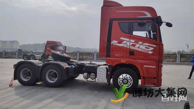19款解放JH6牽引車 國(guó)五雙驅(qū)輕體 550馬力