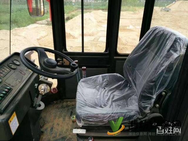 一手臨工933個(gè)人裝載機(jī)