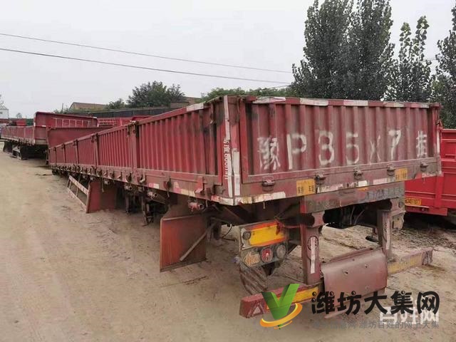 低價轉(zhuǎn)讓13米60高二手標(biāo)箱側(cè)翻半掛車,原車手續(xù),