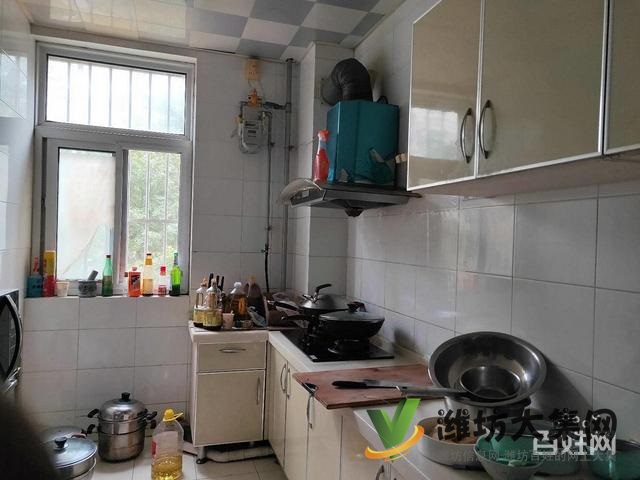 湖景龍灣精裝修好房,裝修基本未住,帶倉(cāng)庫(kù)車庫(kù)