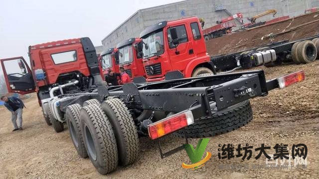 重汽王牌隨車吊 首付2萬提回家