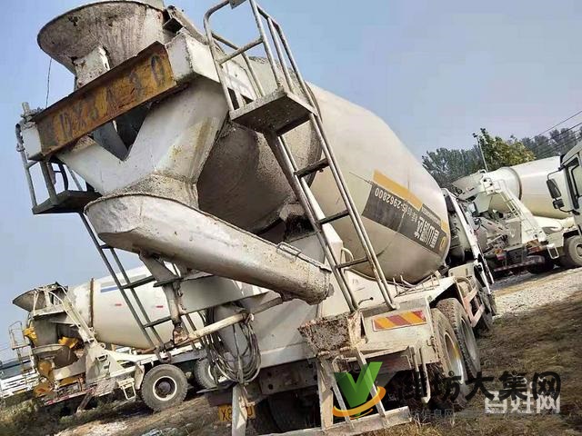 出售二手豪沃?jǐn)嚢柢?大20方 前四后八輪 國(guó)四