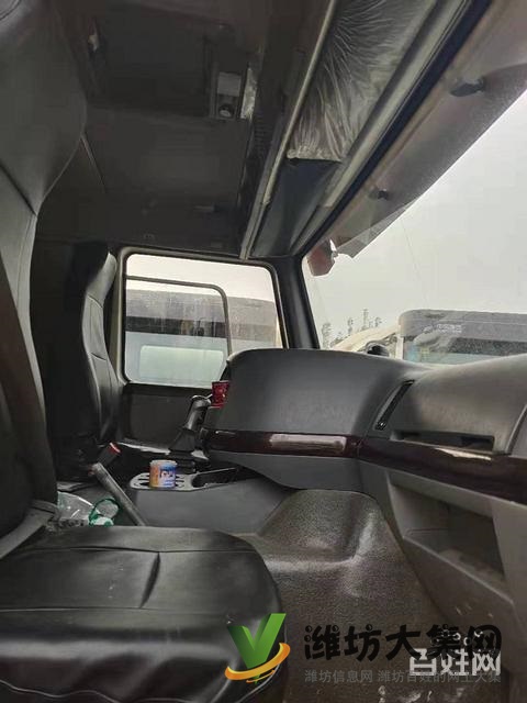 17年二手豪沃攪拌車 大12方 后八輪 340馬力