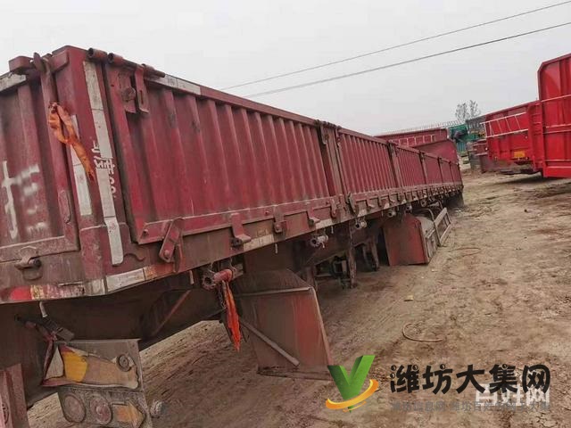 低價轉(zhuǎn)讓13米60高二手標(biāo)箱側(cè)翻半掛車,原車手續(xù),