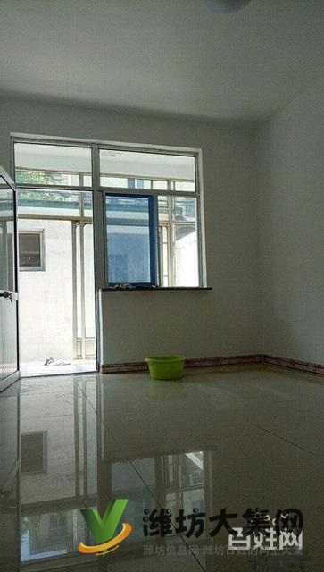 濰州路佳樂家對面 恒祥小區(qū) 1樓帶院子外開門