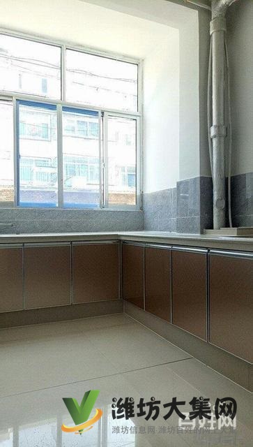 濰州路佳樂家對面 恒祥小區(qū) 1樓帶院子外開門