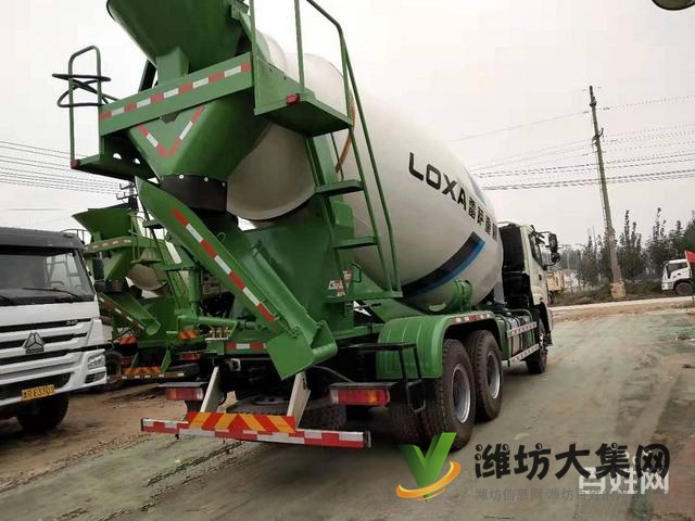 庫(kù)存歐曼攪拌車出售 大14方 后八輪 375馬力