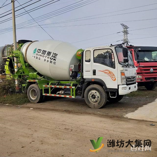 出售庫存豪曼小型攪拌車 6方罐單車  重汽上裝