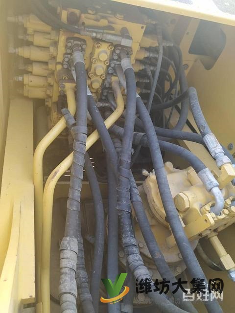 二手小松200-8挖掘機(jī)小松二手挖掘機(jī)