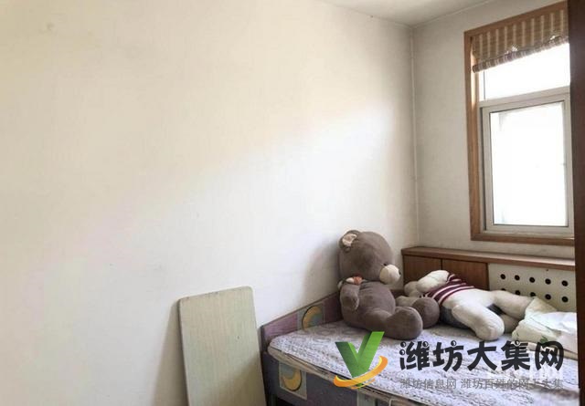 萬(wàn)達(dá)廣場(chǎng)泰華近濰州路 (寶利家園 )多層四樓91平