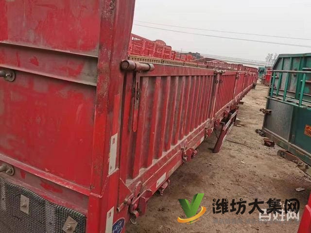 低價轉(zhuǎn)讓13米60高二手標(biāo)箱側(cè)翻半掛車,原車手續(xù),