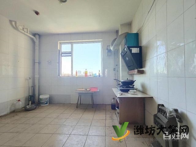 東方太陽(yáng)城電梯房大H戶型150平120萬(wàn)車位10萬(wàn)