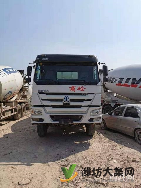 出售17年國五二手豪沃攪拌車 大14方  后八輪