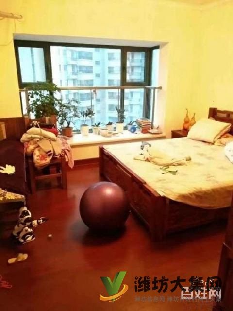 大觀天下近 市府東南精裝大四室全景觀湖 采光好價格