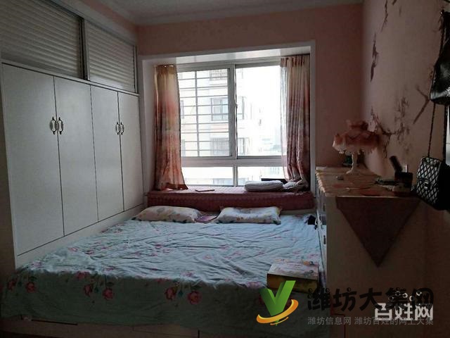 泰華近東方明珠 三室一廳精裝修拎包入住