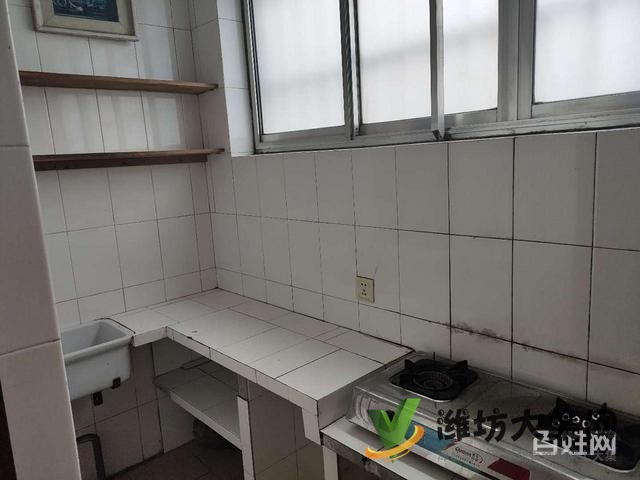 城北供銷社家屬院精裝1樓帶院帶家具低.價出租