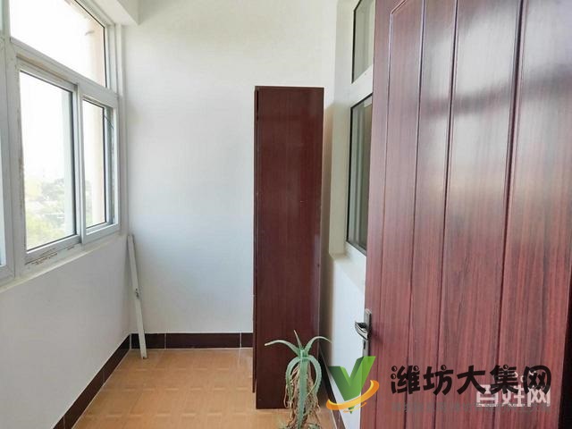 博海學校近體育場 舜和花園 精裝三室 家具家電齊