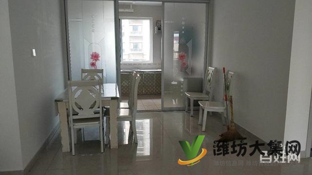 青云國際城,精裝三室兩廳,家具家電齊全,首次出租,