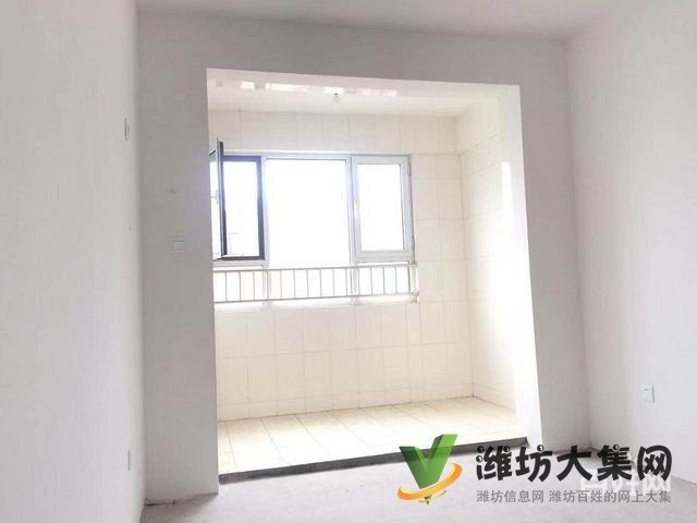 特價(jià)房!首付僅需10萬 濰城區(qū)政府旁電梯洋房134