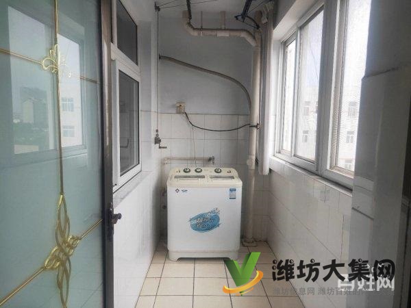 一實(shí)小近佳樂(lè)家 精裝兩室 有附房車庫(kù) 家具家電齊全