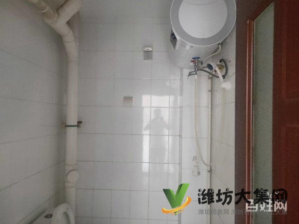 一實(shí)小近佳樂(lè)家 精裝兩室 有附房車庫(kù) 家具家電齊全