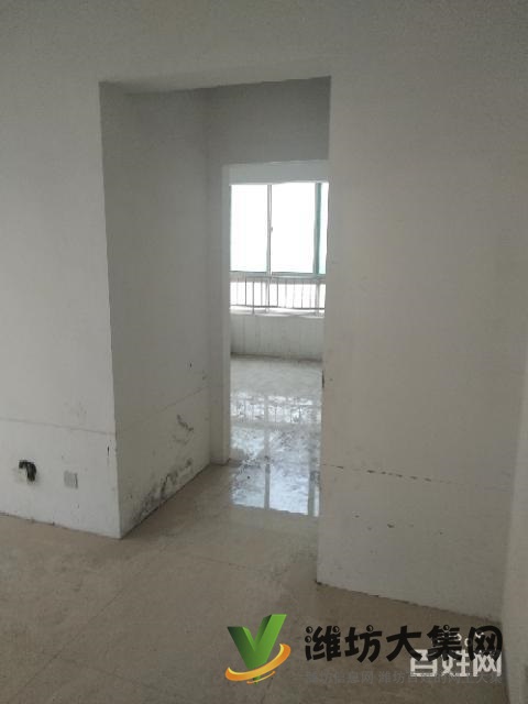 濰水藍(lán)灣東山13樓三室送附房