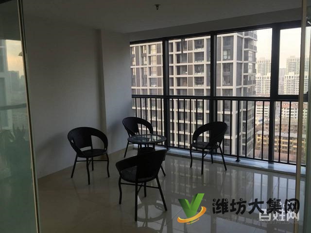 陽光100純寫字樓 兩臺空調帶獨立辦公室與部分辦公家具