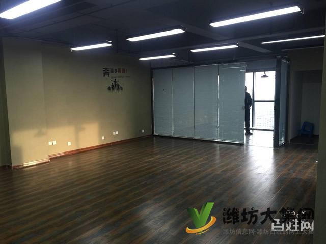 陽光100純寫字樓 兩臺空調帶獨立辦公室與部分辦公家具