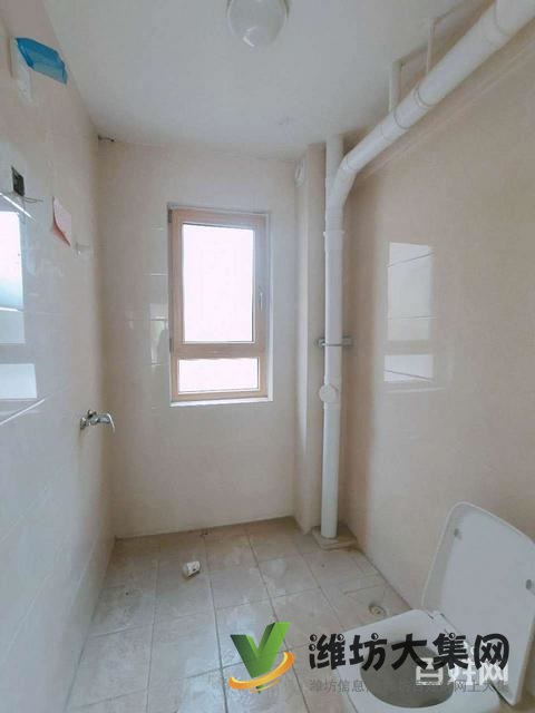 玫瑰公館一樓帶大院！送城市會(huì)客廳！三居，更名貸款，