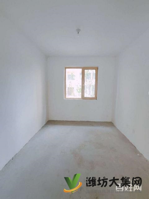 玫瑰公館一樓帶大院！送城市會(huì)客廳！三居，更名貸款，