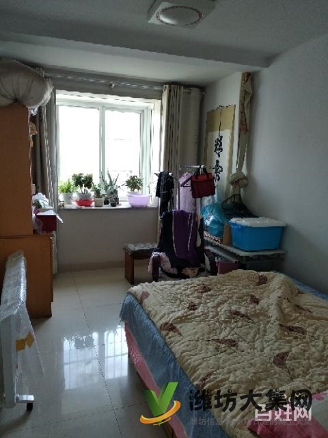 濰水藍灣三室兩廳精裝干凈手續齊全可以貸款