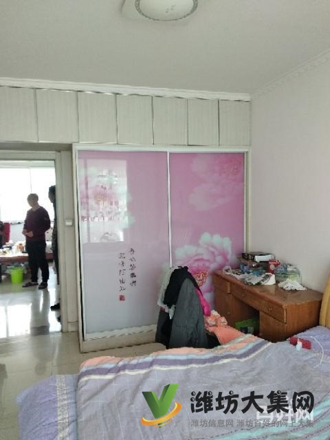 濰水藍灣三室兩廳精裝干凈手續齊全可以貸款