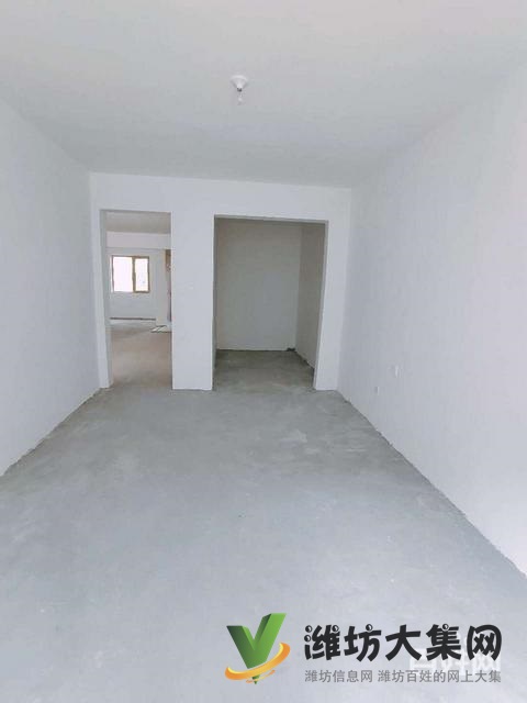 玫瑰公館一樓帶大院！送城市會(huì)客廳！三居，更名貸款，