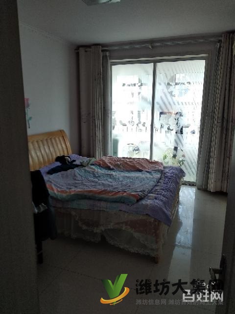 濰水藍灣三室兩廳精裝干凈手續齊全可以貸款