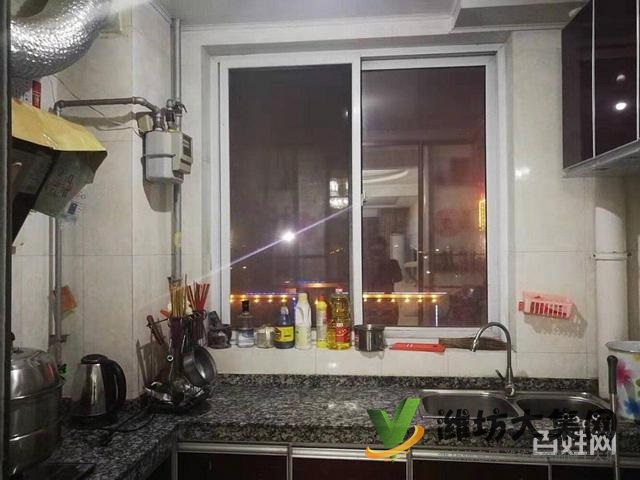 此房為結婚準備，舒適三室，精裝修，現因換大房，找有