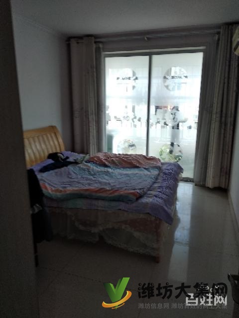 濰水藍灣三室兩廳精裝干凈手續齊全可以貸款