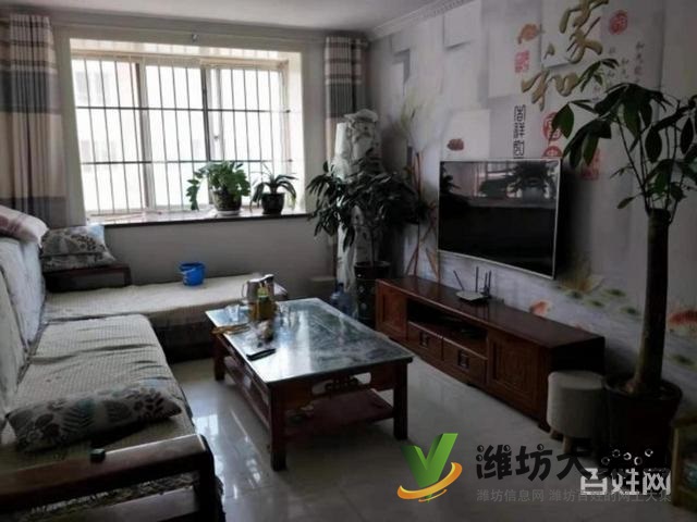 外國(guó)語(yǔ)房樓層,大三居,精裝修,領(lǐng)包入住,再送車庫(kù)一個(gè)