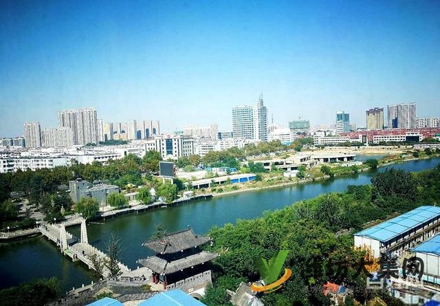 171 平 單價5900客廳朝陽 泰華市中心白浪河