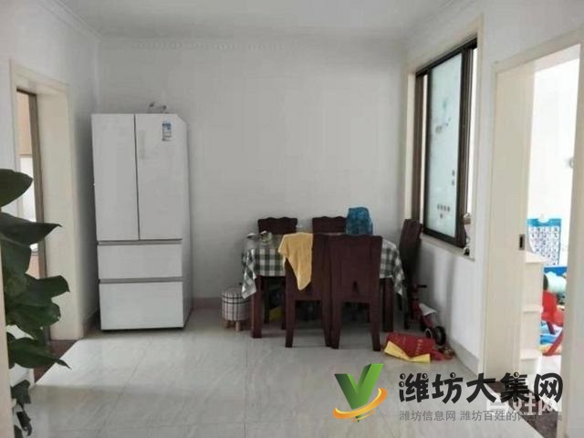 外國(guó)語(yǔ)房樓層,大三居,精裝修,領(lǐng)包入住,再送車庫(kù)一個(gè)