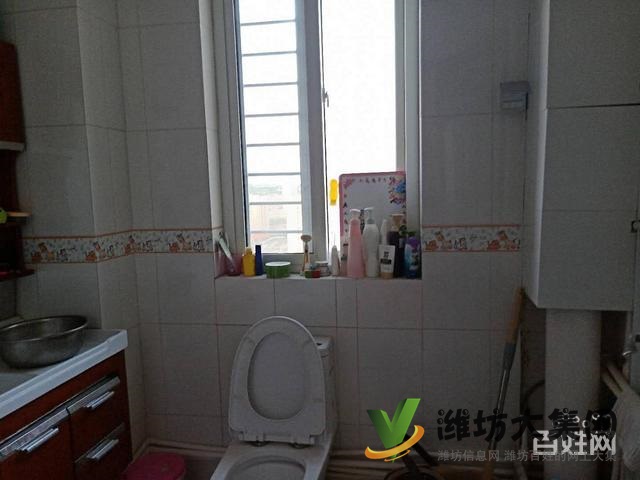 泰華近東方明珠 三室一廳精裝修拎包入住