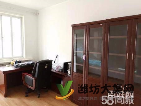 華都金馬小區(qū)精裝修帶地下室車位三臥朝陽(yáng)拎包入住