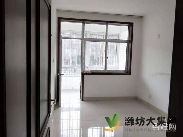 美林景苑,多層一樓3室2廳1衛(wèi)面積為130平 精裝修103萬(wàn)火急