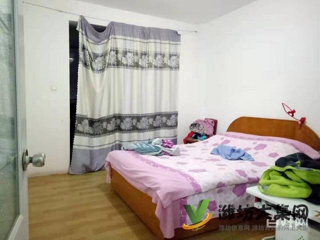 健康街小學近海華陽光花園多層三樓三室簡單裝修出稅售